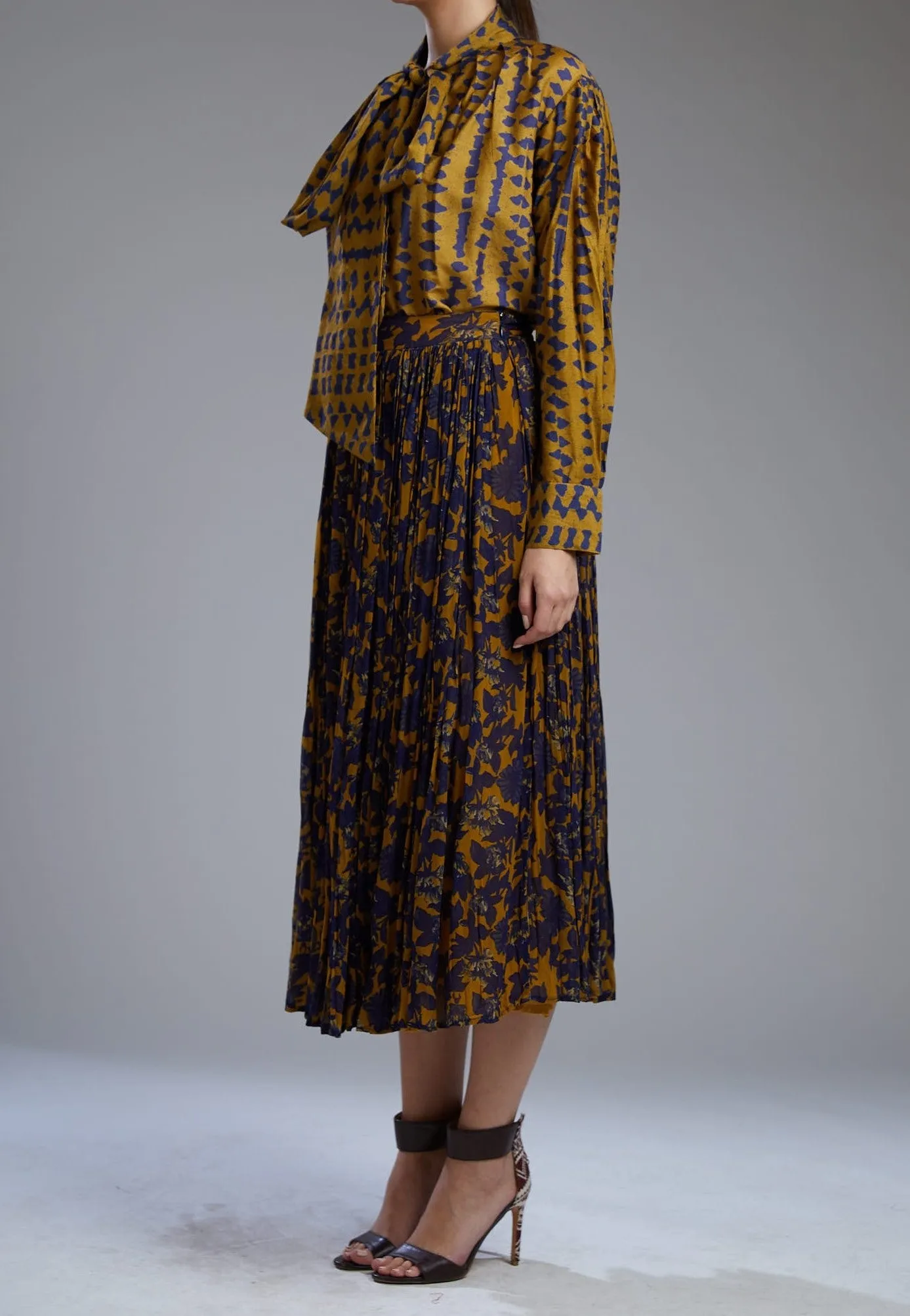 MUSTARD AND BLUE FLORAL PLEATED SKIRT