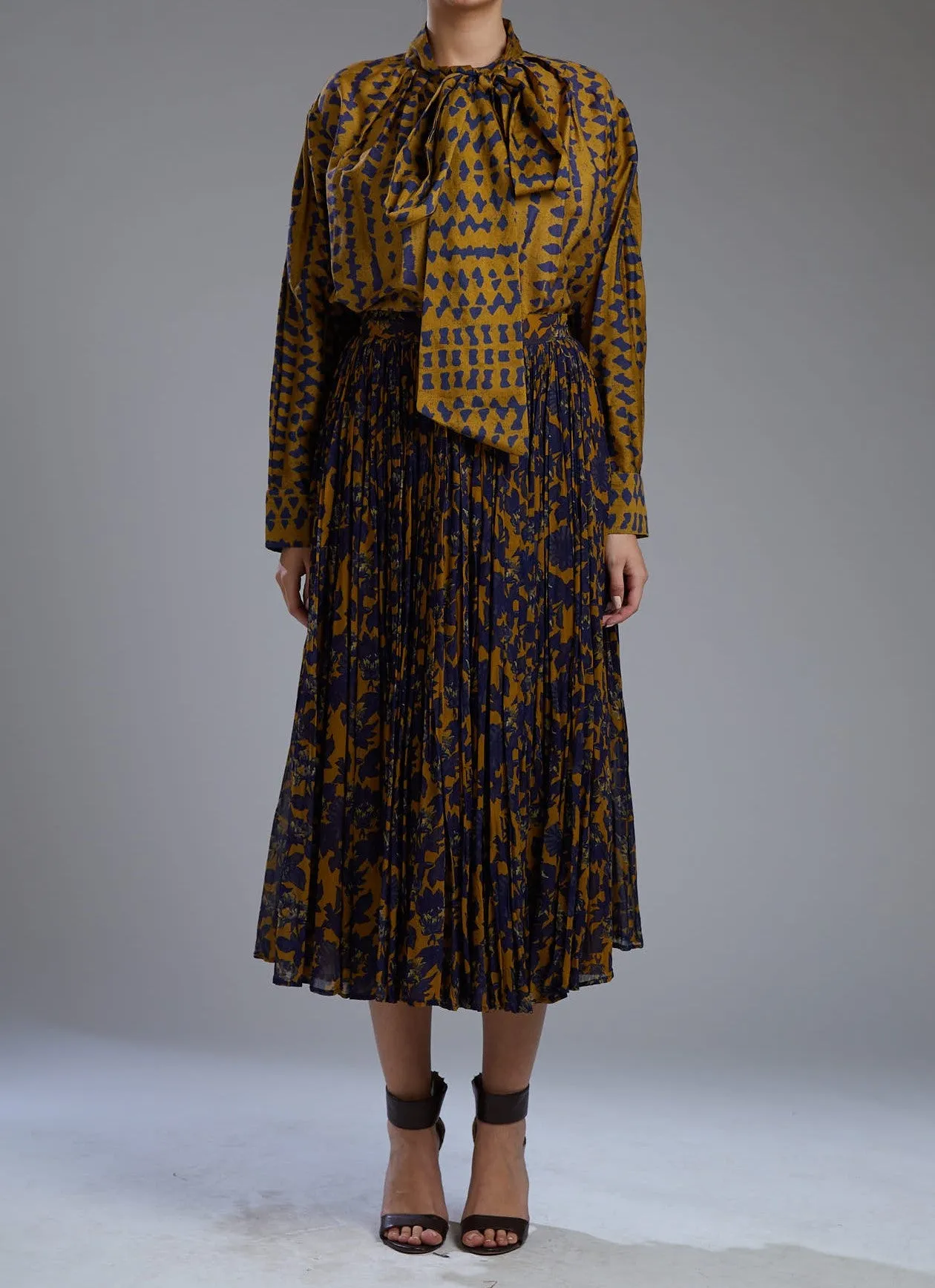 MUSTARD AND BLUE FLORAL PLEATED SKIRT