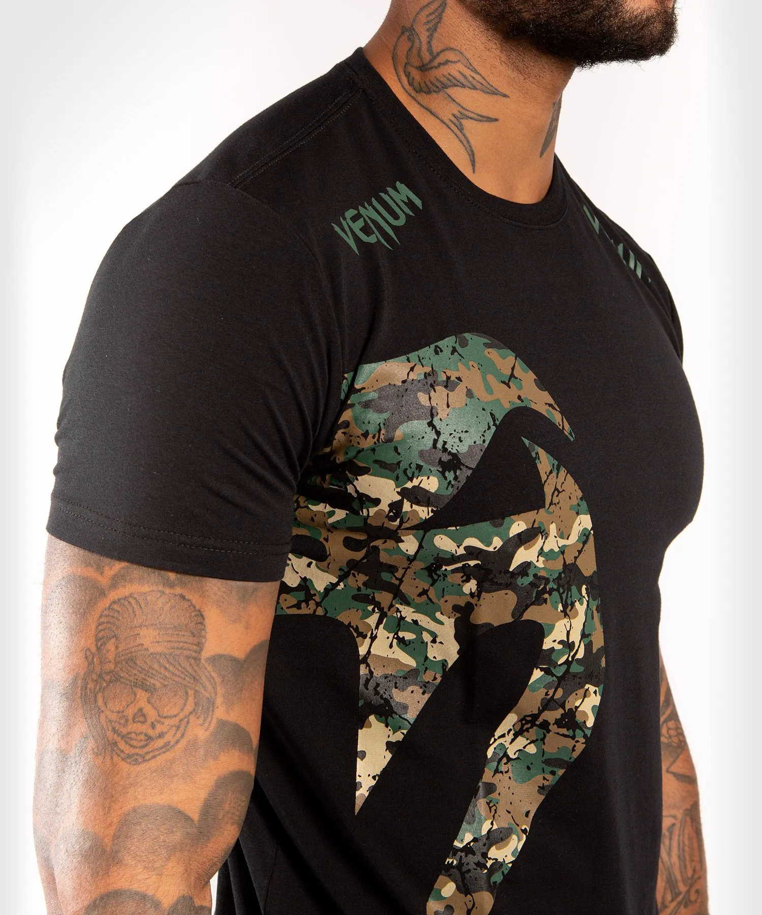 T-Paita - Venum - 'Giant' - Musta-Camo