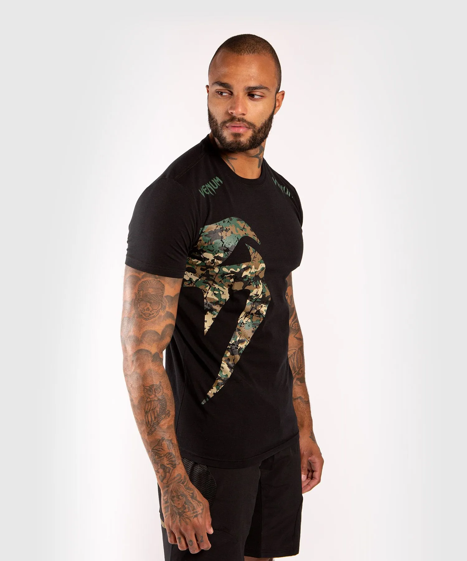 T-Paita - Venum - 'Giant' - Musta-Camo